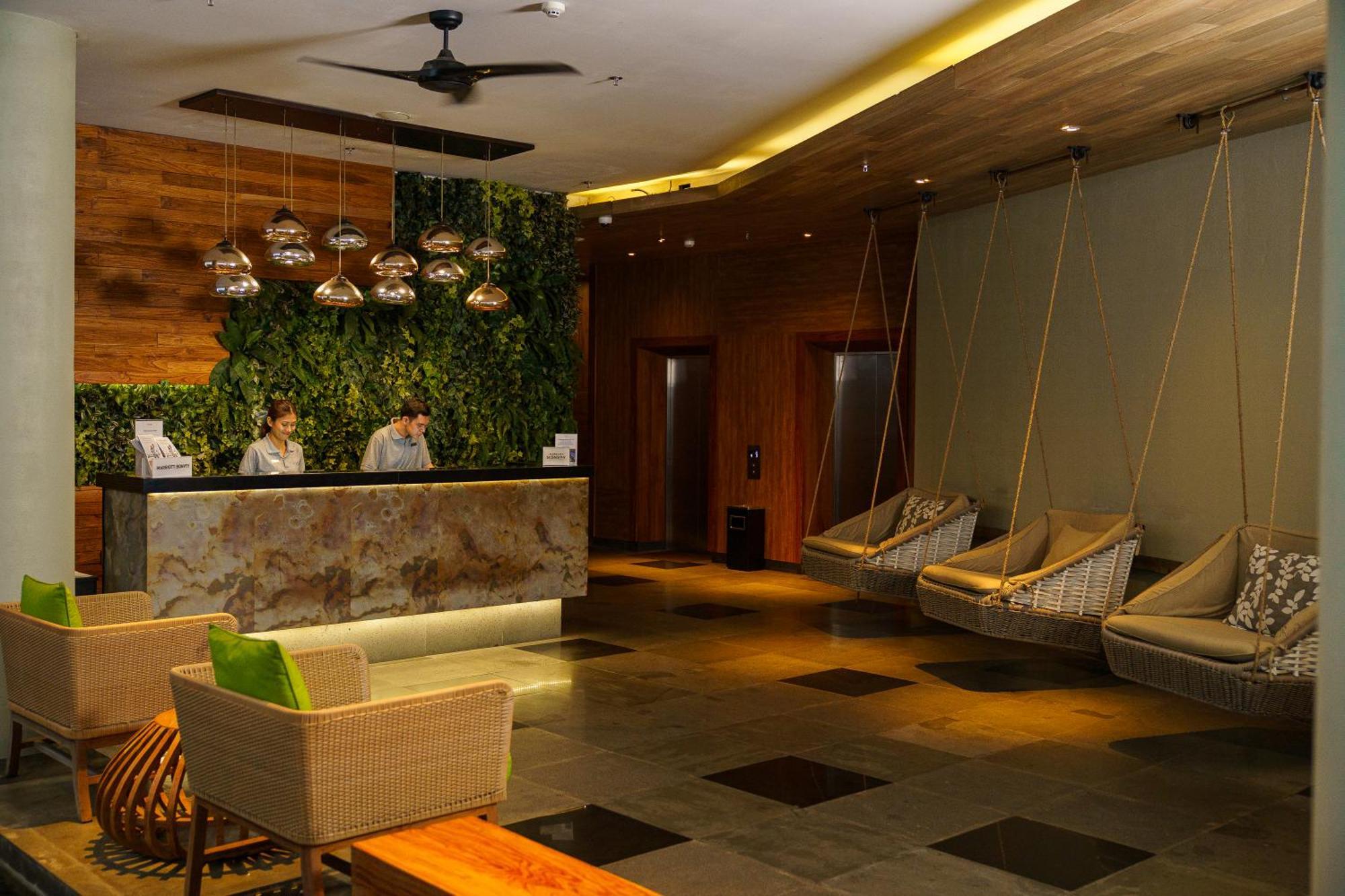 מלון קוטה לומבוק Fairfield By Marriott Bali South Kuta מראה חיצוני תמונה